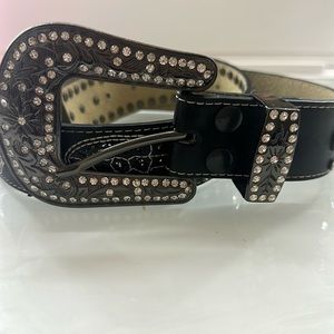 Monaco belt woman, color is black